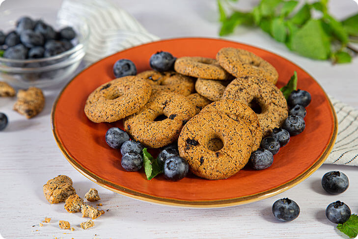 Biscotti proteici ai mirtlli a colazione