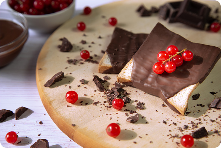 Fette biscottate proteiche ricoperte con cioccolato