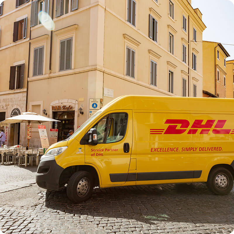 DHL furgone città